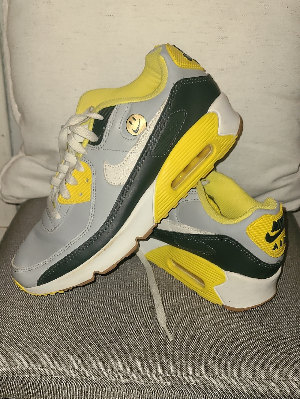 Nike Sneakers in Grey, Yellow & Black